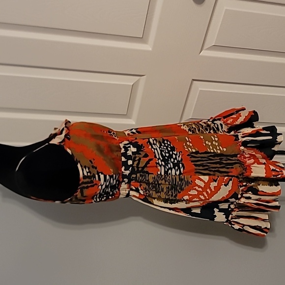 Abstract Print Ruffle Dress - Picture 6 of 7